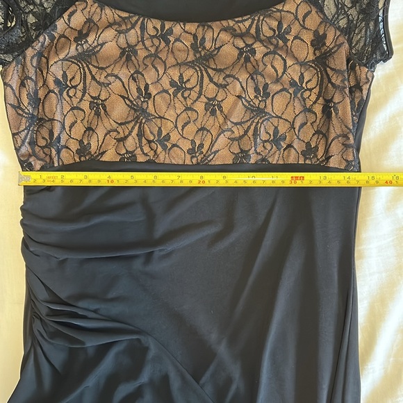 LACE CAP SLEEVE DRESS BLACK - Picture 8 of 9